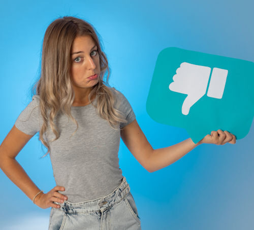 how to respond to negative social media reviews