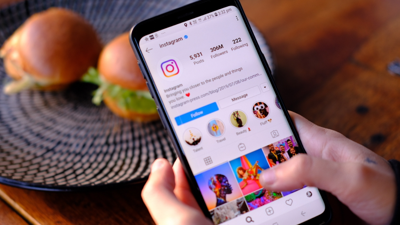 How To: Using Instagram Stories Highlights